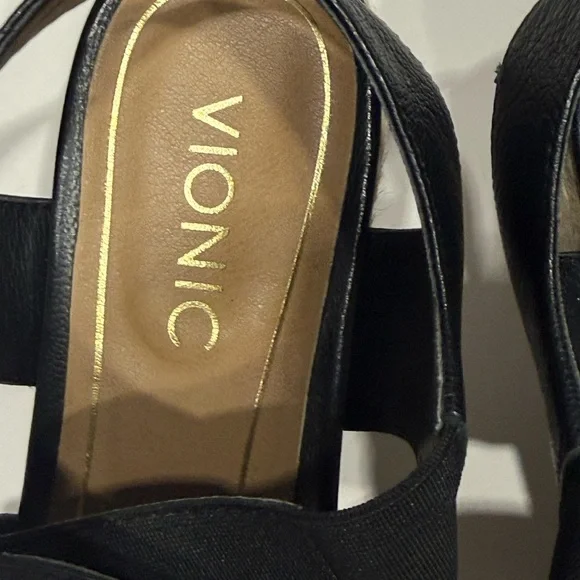 Vionic Women's Black Espadrille wedge Sandals like new - Picture 2 of 9
